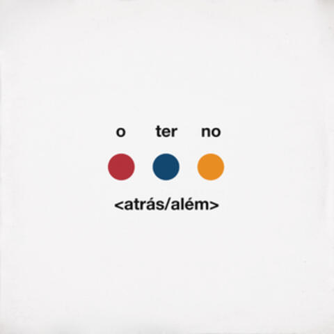 <atrás/além>