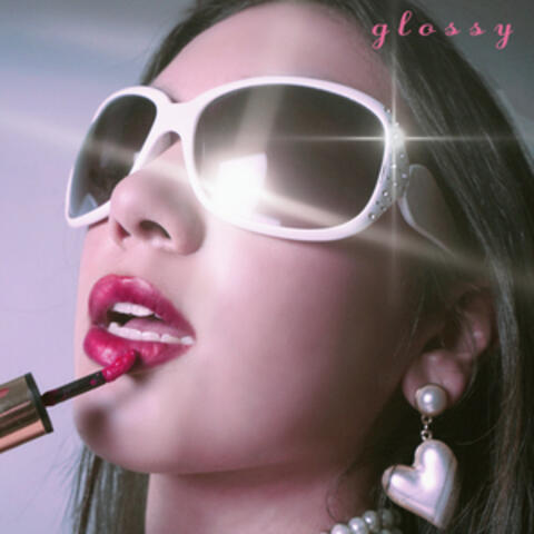 GLOSSY