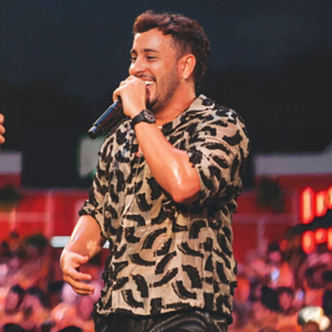 A Fogueira Tá Queimando / Olhinhos de Fogueira / Olha Pro Céu