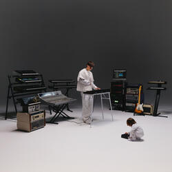 SU E GIÙ (feat. Piccolo & Clams Casino)