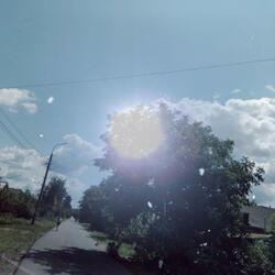 Яркий