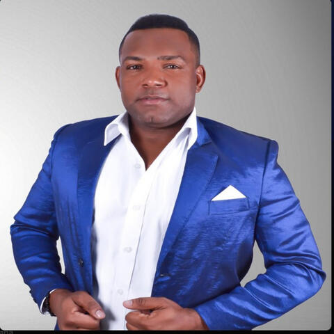 LA VOZ TIERNA DEL VALLENATO