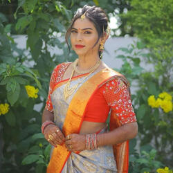 Aagu Dekhev Khir Sohari Man Mor Lubhathe Vo