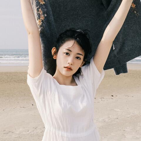 We can cherish every moment 너와의 모든 순간이 나에겐 여행 같아서