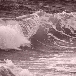Subtle Backdrops for Calming Waves