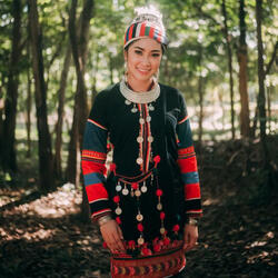 Kuv Mam Ua Tus Zam Kev