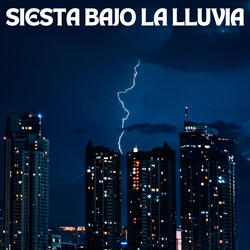 Fría Tarde De Lluvia Con Truenos