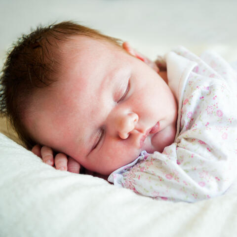 Ocean Lullaby: Binaural Baby Waves