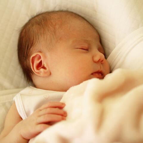 Baby's Lullaby: Fire's Ambient Sound for Sweet Dreams