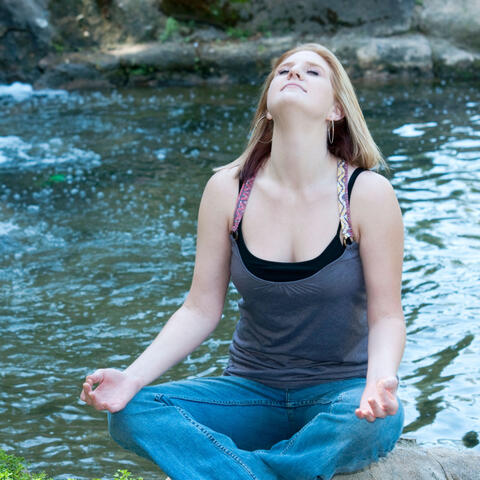 Calming Waterscapes: Concentration with Water and Chill Music