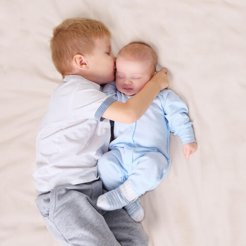 Rain's Baby Serenade: Binaural Embrace of Gentle Dreams