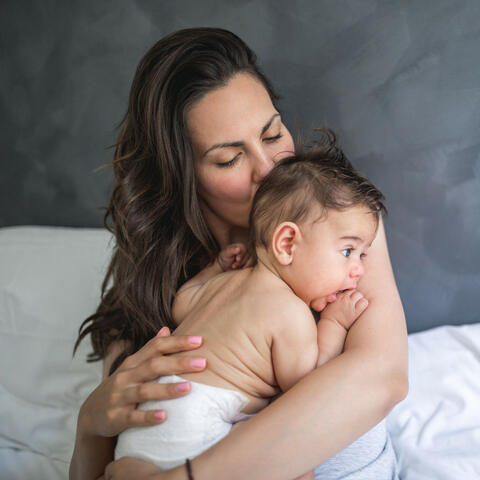 Seashore Baby Cuddles: The Ambient Ocean's Calming Tranquility