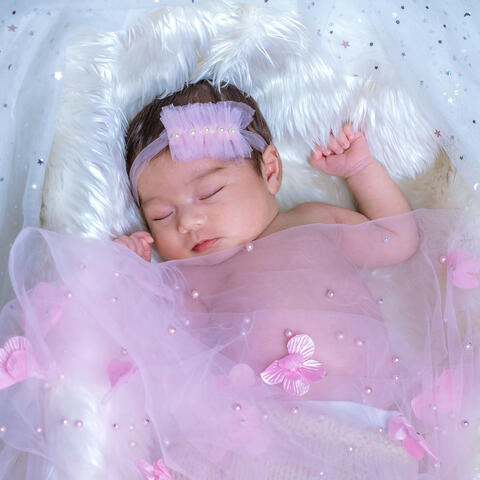 Baby Lullaby Magic: Dreamy Melodies for Infants