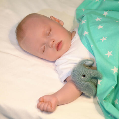 Baby's Tranquil Nights: Piano Rain Serenity