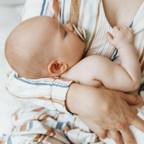 Radiant Dreamscapes: Baby Lullaby Harmony