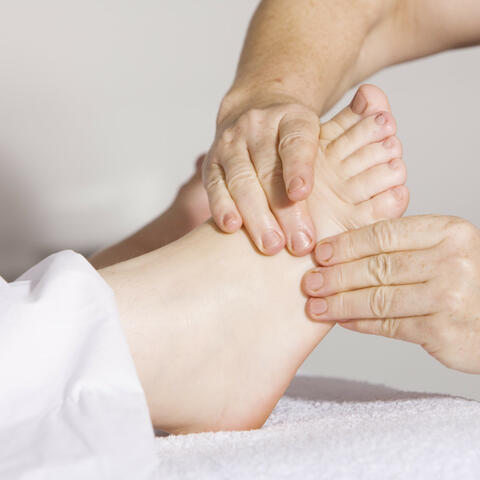 Tranquility and Deep Relaxation: Binaural Beats for Massage