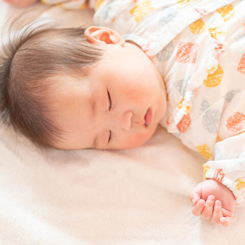 Gentle Baby Dreams: Soothing Moments with Ambient Music