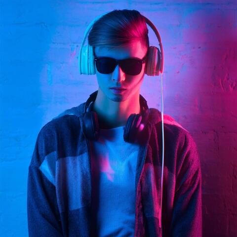 Evening Relaxation with Chilled Hip Hop Beats