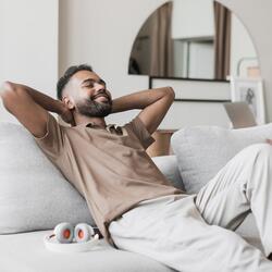 Soft Echoes Of Relaxation