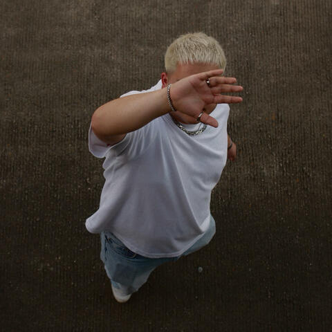 WALLS