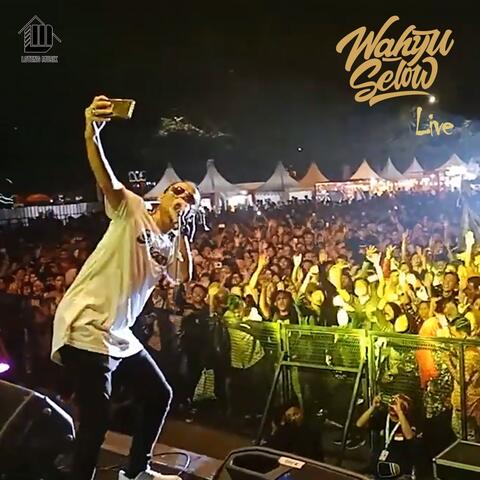Wahyu Selow Live