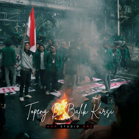 Topeng di Balik Kursi