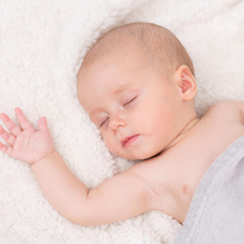 Ocean's Comfort: Ambient Waves of Baby Sleep