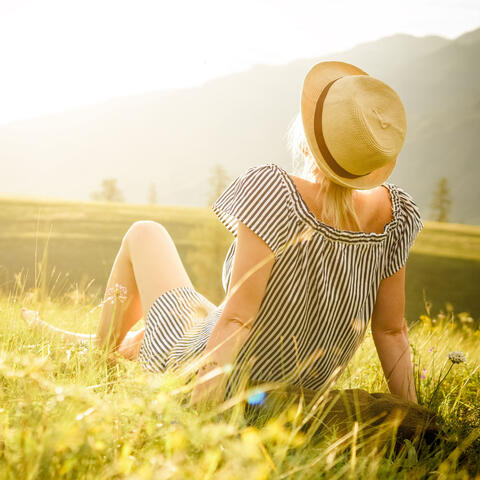 Relaxation and Serenity: Jazz Piano Notes for Tranquility