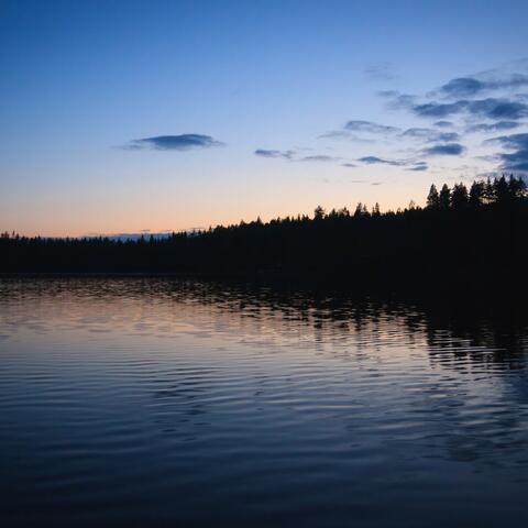 Peaceful Nightfall: Gentle Music for Evening Tranquility
