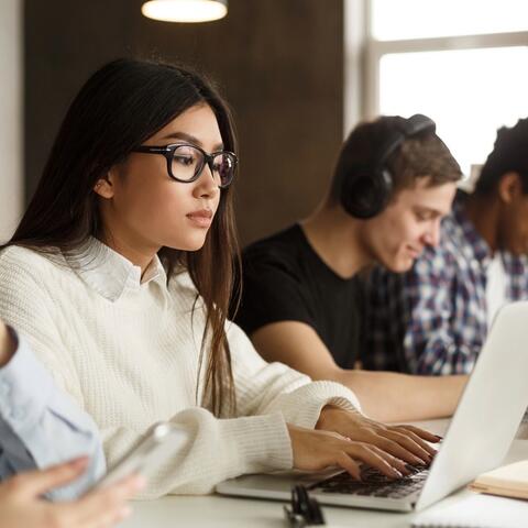 Quiet Work Music for Effective Performance