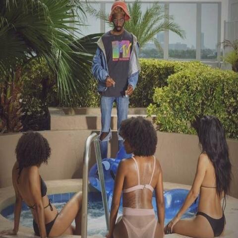 Heavy Metal Rockstar (feat. Lil Frio)