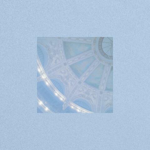 ｌｉｇｈｔ ｂｌｕｅ