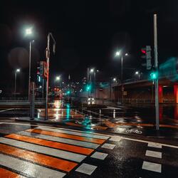 外の雨