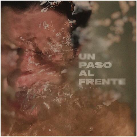 UN PASO AL FRENTE