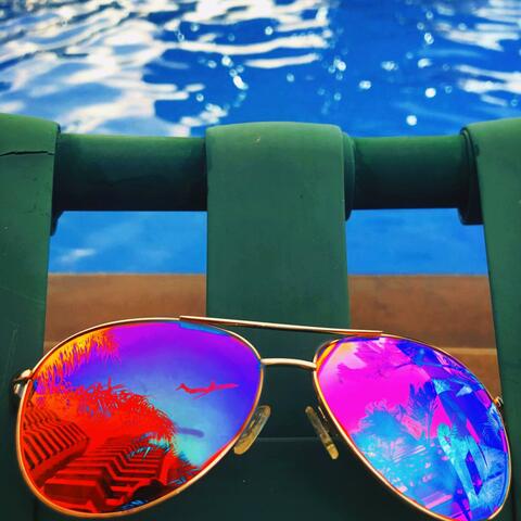 SUMMER SH*T