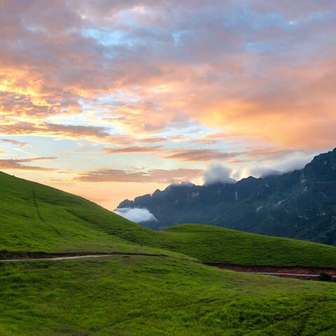 Tranquil Ambient Soundscape With Gentle Harmonic Layers For Meditation And Restful Sleep