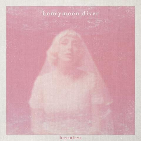 Honeymoon Diver