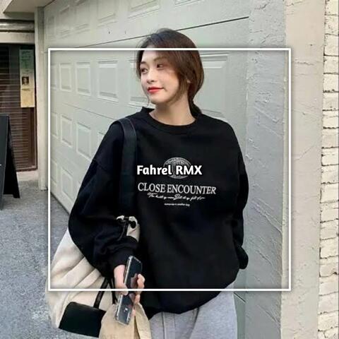 DJ Bernyanyi Bermain Musik Old