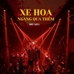 Xe Hoa Ngang Qua Thềm