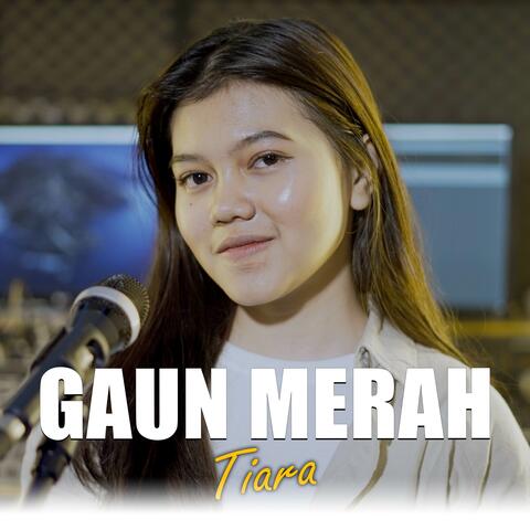 Gaun Merah