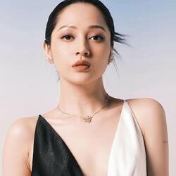 Chạm Vào Quá Khứ