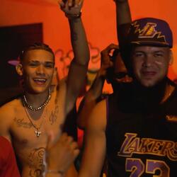 LA MENOR NO SE QUIERE PEINA