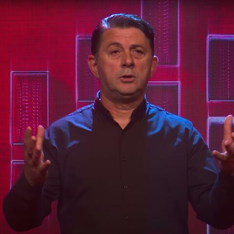 Moj e mira kablushkuqe