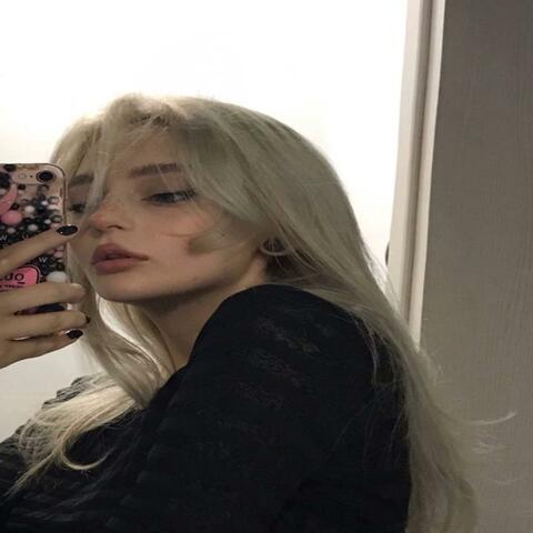 pretty girls are mental