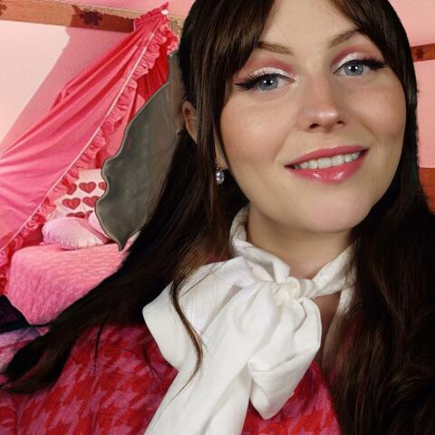 Makeup Artist Barbie Helps You Get Ready For a Party!