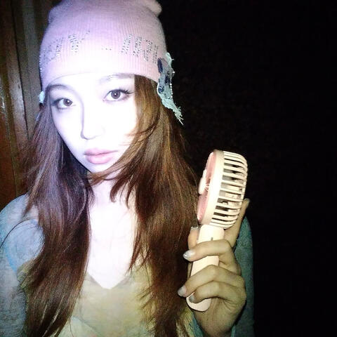 tap my foot (ฅ'ω'ฅ)