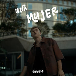 UNA MUJER