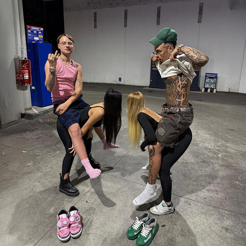 OUTFIT CHECK (feat. Diss Gacha)