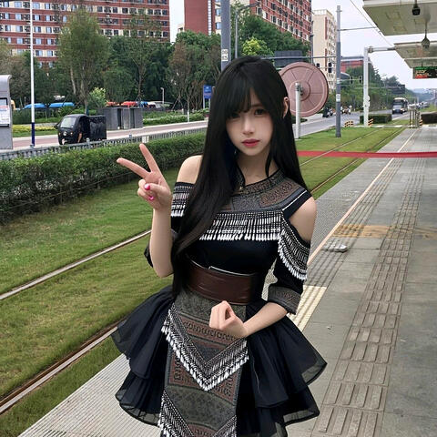 Lub Ntiaj Teb Zoo Li Kuv Nyob Ib Leeg