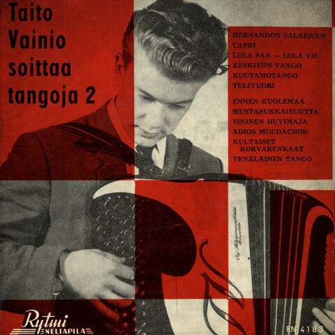 Taito Vainio soittaa tangoja 2
